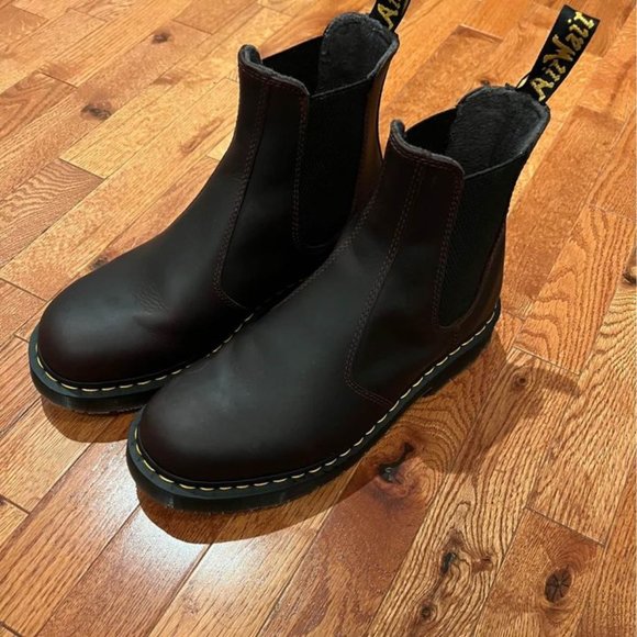 Doc Martens Insulated Chelsea Boot - Picture 1 of 3